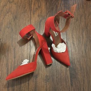 red shoes size 7 only used 1 time